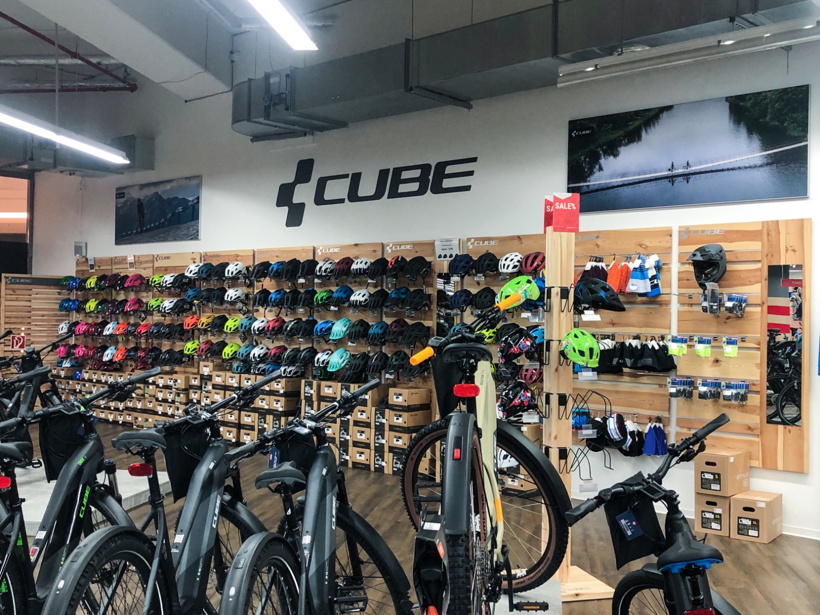 Fahrradhelme im CUBE Store Schwerin